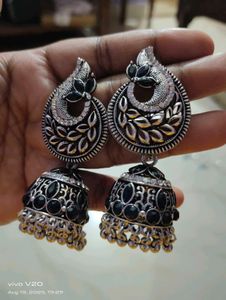 [Combo] 2 Beautiful 😍 Silver Earring 😍🎉🎊
