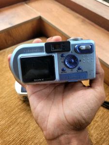 SONY CYBERSHOT Digital Camera Combo