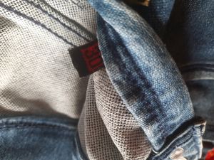 SLIGHTLY USED STRETCHABLE JEANS