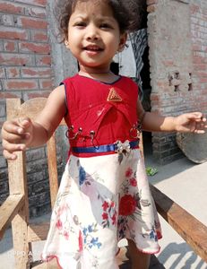 We sell small children&#39;s clothes, our shop is