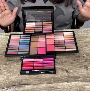 43 Eyeshadow Palette