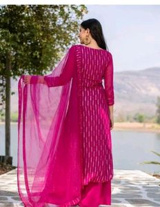 New/ Unused Straight Kurti With Dupatta Bottomwear