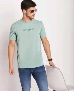 Mint Green Graphic Tee - Stylish & Comfy!