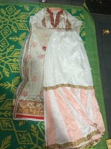 Elegant White &amp; Gold Embellished Salwar Kameez