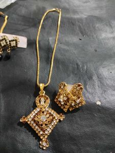 Necklace &amp; Earring (1 Set)