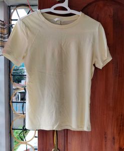 H&amp;M Tshirt Pale Yellow