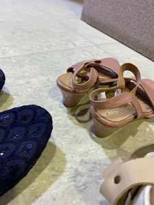 Combo Of Heels And Jutti
