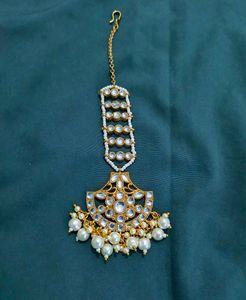 Elegant Crystal Maang Tikka