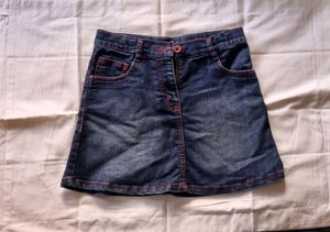 Mini skirt 8-9 year girl