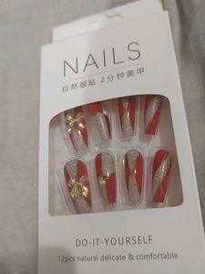 DIY Red & Gold Nail Set