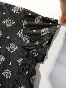 Black Loose Crop Top