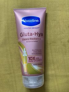 Vaseline Gluta-Hya Dewy Radiance Lotion