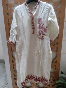 Elegant Floral Embroidered Salwar Kameez