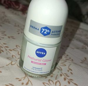 NIVEA Natural Glow Deodorant