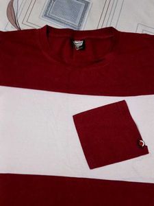 🔴 Maroon &amp; White Colorblock Tee