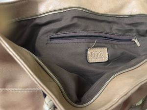 MC COLLECTION Handbag (Tan)
