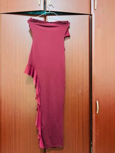 Elegant Ruffled Dress Size S