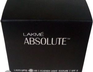 Lakme xtraordin- airy mattreal mousse