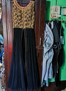 Floral Embroidered Kurta Set
