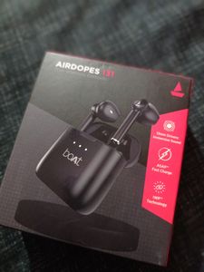 boAtboAt Airdopes 131 with upto 60 Hours and ASAP