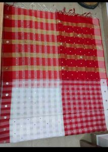 Red &amp; White Checkered Saree(2 Blouse Pieces)