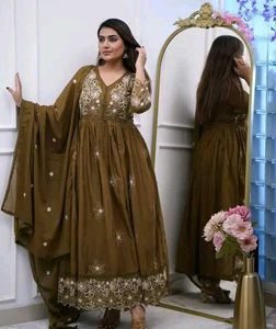 Gown For Mehendi