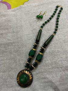 Necklace With Earrings Green