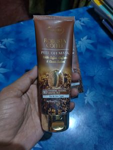 St.Botanica Robusta Coffee Peel Off Mask 💝🎉