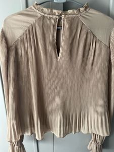 Fashionable Top In Good Condition