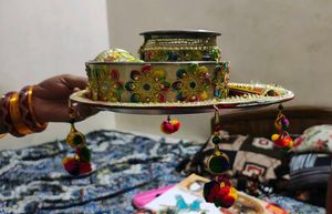 karwachauth samagri with aarti book