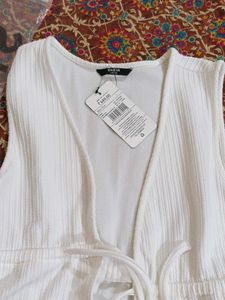 Shein White Tie-Front Sleeveless Top