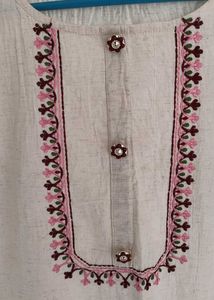 Elegant off-White Kurta with Dupatta