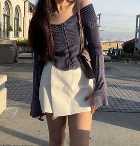 Chic White Mini Skirt