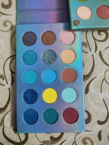 4-in-1 Eye Shadow Pallete