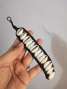 Cowrie Shell Thread Bracelet