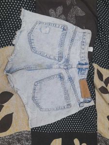 Pull &amp; Bear Distressed Denim Shorts