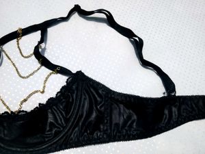 (815) Sexy Bra. 32
