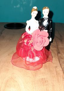 Bride And Groom Statue