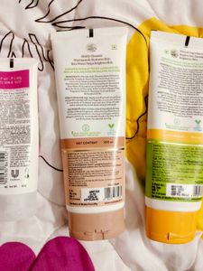 Mama Earth Facewash