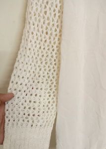 Price Drop🤑White Strug With Woolen Net Sleeves
