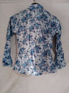 Women&#39;s Floral Print Shirt
