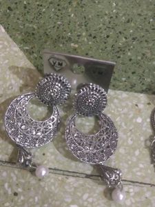 4 Earring