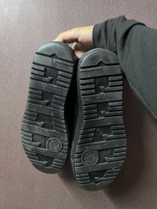 The Roadster Lifestyle Men Black Solid Sneakers