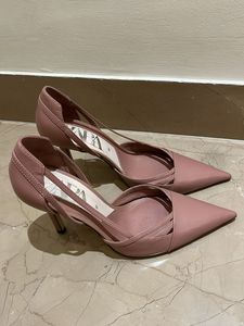 Zara Pumps (heels)