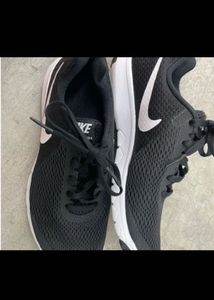 Nike og sports shoes