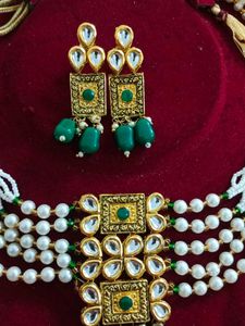 Elegant Kundan Jewelry Set