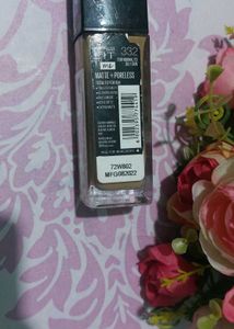 Maybelline fit me foundation in the shade 332