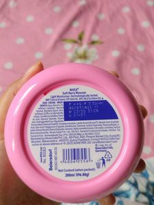 Nivea Soft Berry Blossom Moisturizer 💕