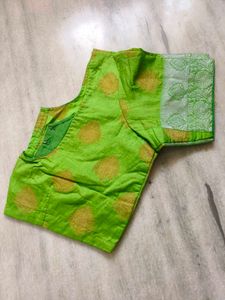 Regal Green &amp; Gold Brocade Saree Set 🦜