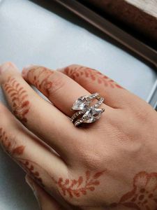 Sparkling Fashion Ring